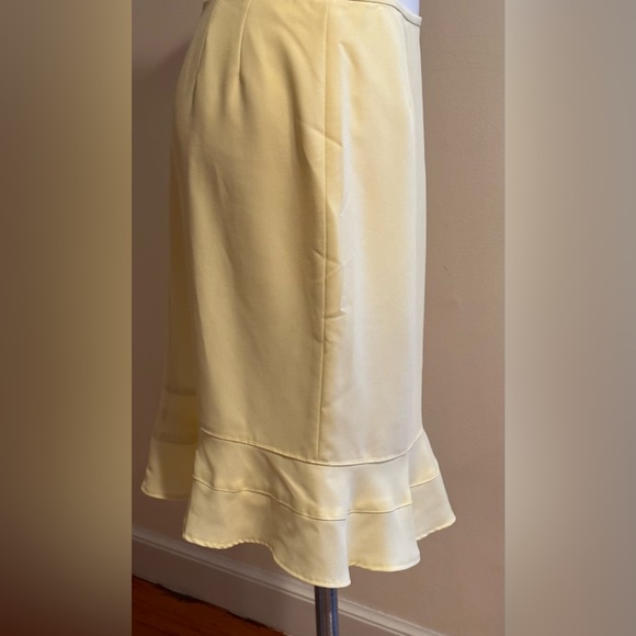 Anne Kline Skirt, Soft yellow with ruffle along the bottom SZ 10 In Great Cond - Picture 5 of 10